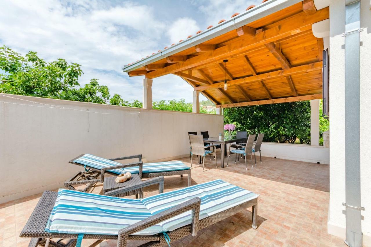 Villa Dinka Sutivan Esterno foto