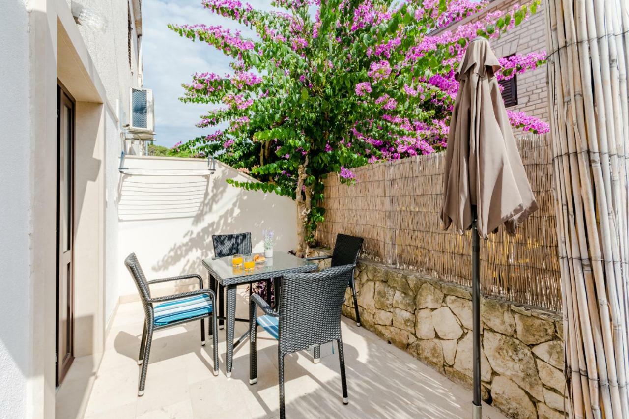 Villa Dinka Sutivan Esterno foto
