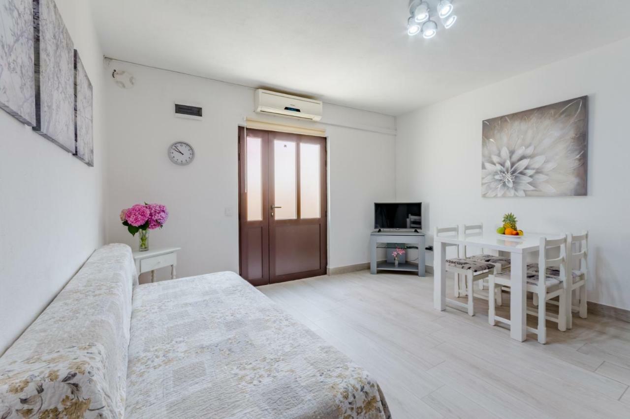Villa Dinka Sutivan Esterno foto
