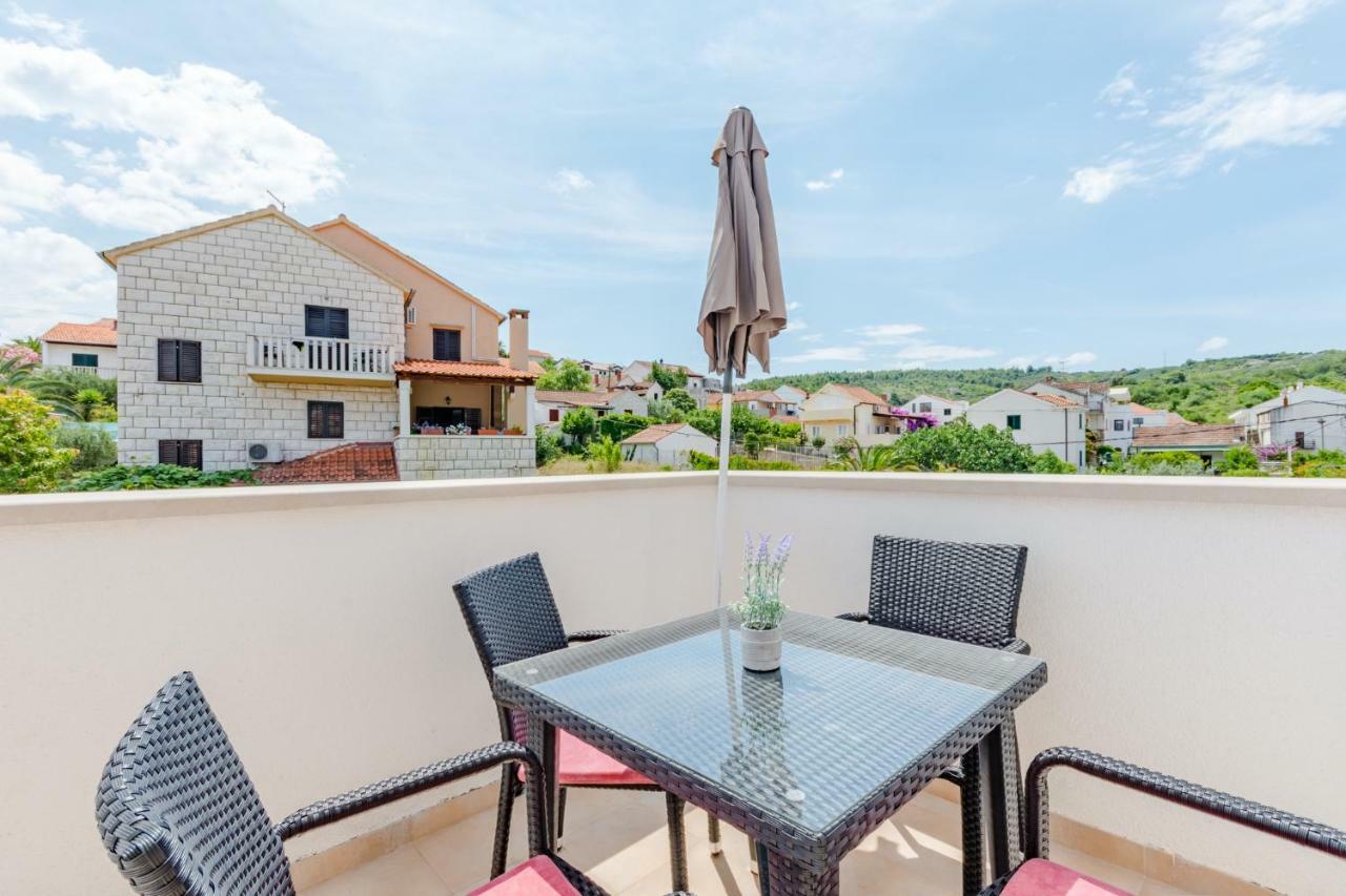 Villa Dinka Sutivan Esterno foto