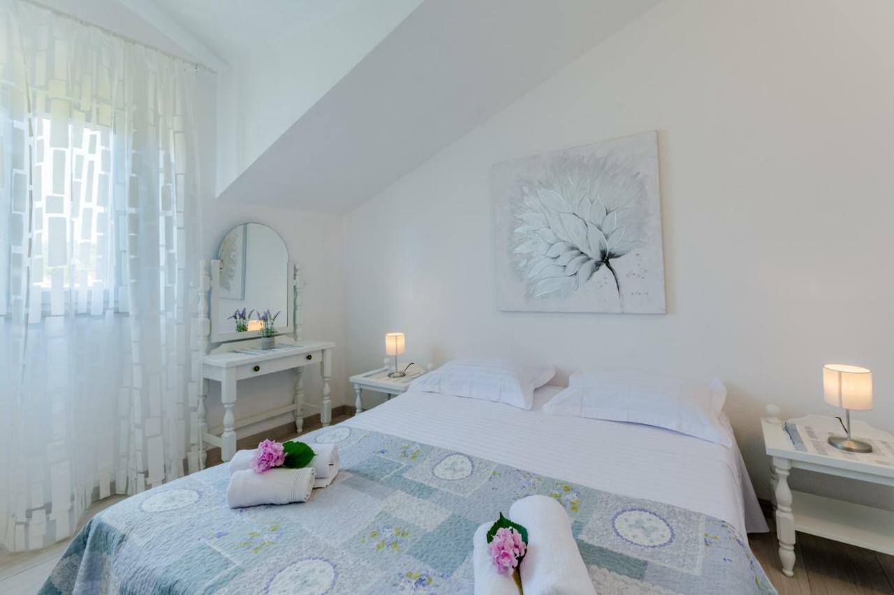 Villa Dinka Sutivan Esterno foto