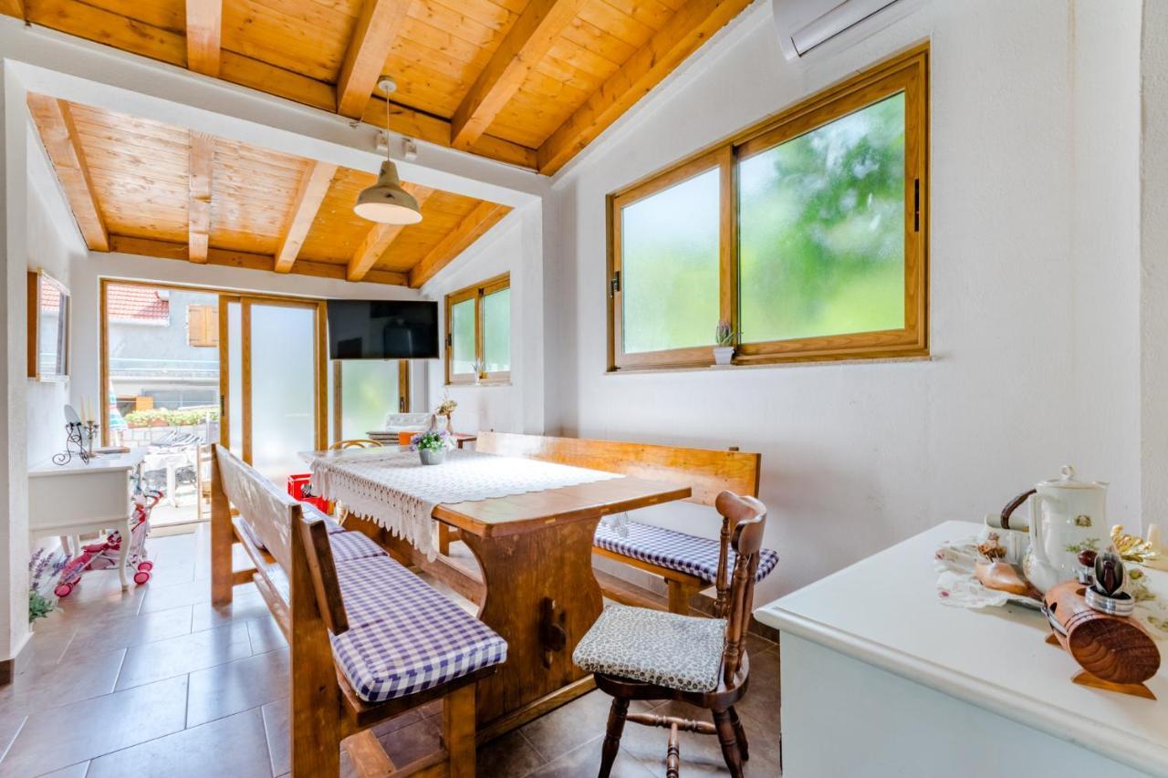 Villa Dinka Sutivan Esterno foto