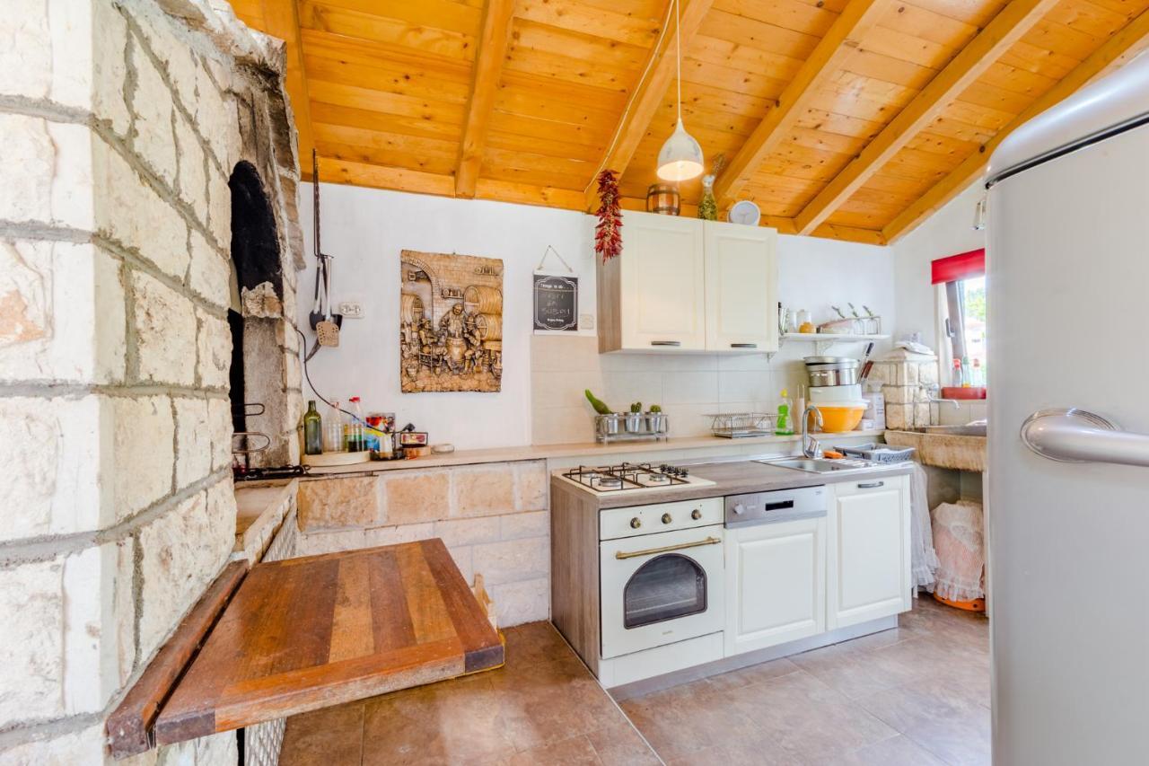 Villa Dinka Sutivan Esterno foto