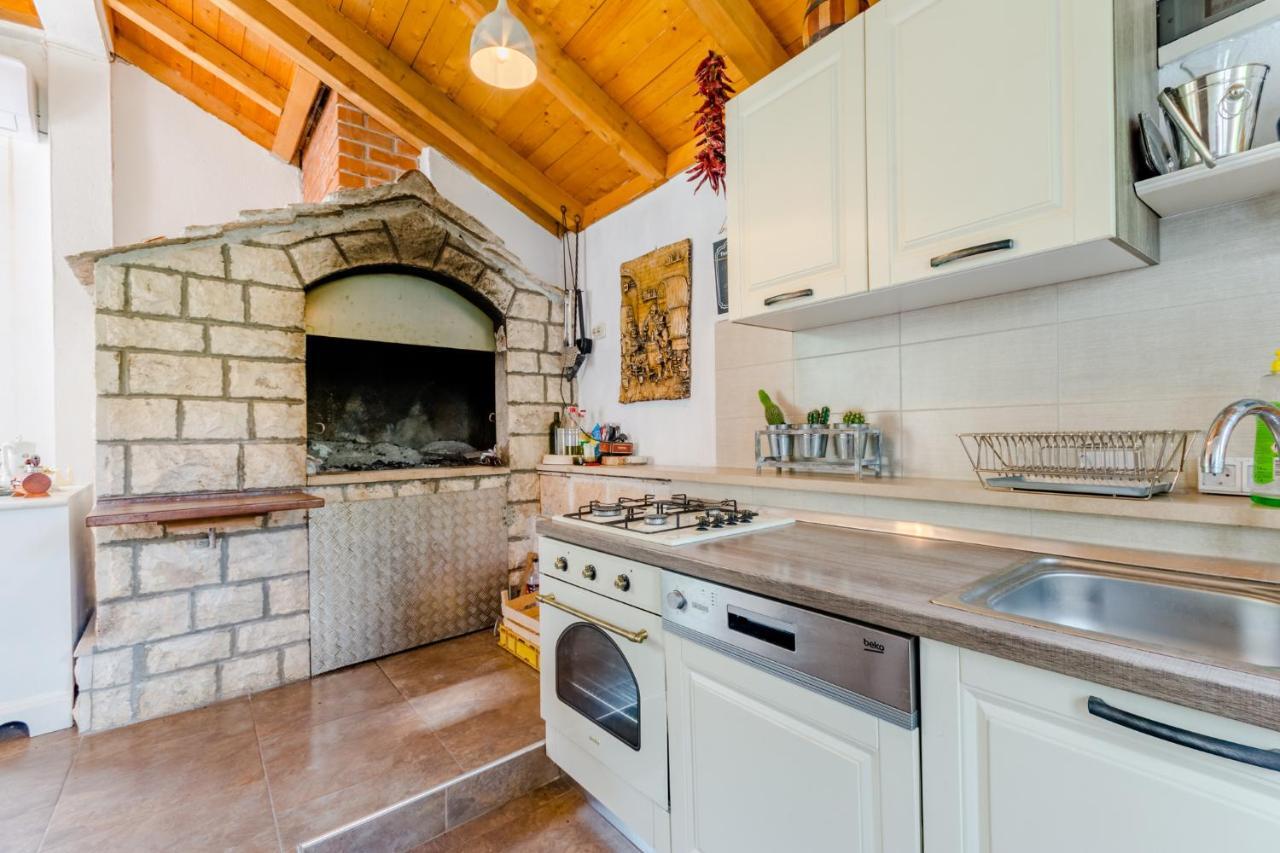 Villa Dinka Sutivan Esterno foto
