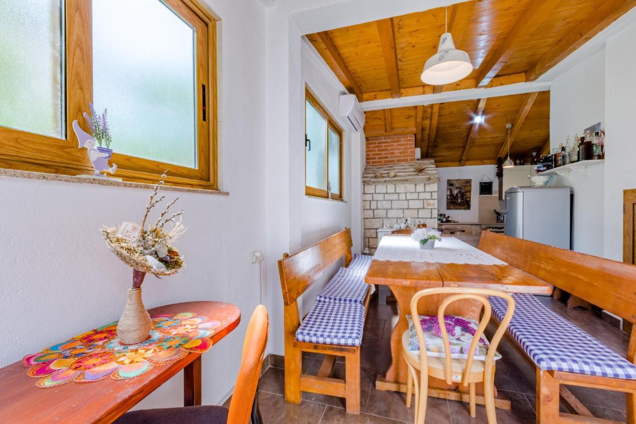 Villa Dinka Sutivan Esterno foto