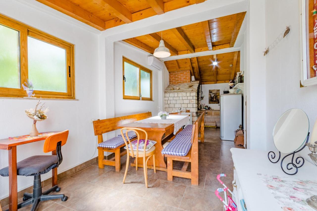 Villa Dinka Sutivan Esterno foto